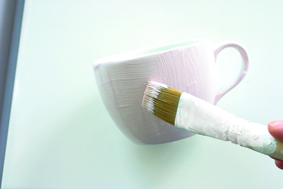 Tasse säubern und mit OutdoorDecor bemalen