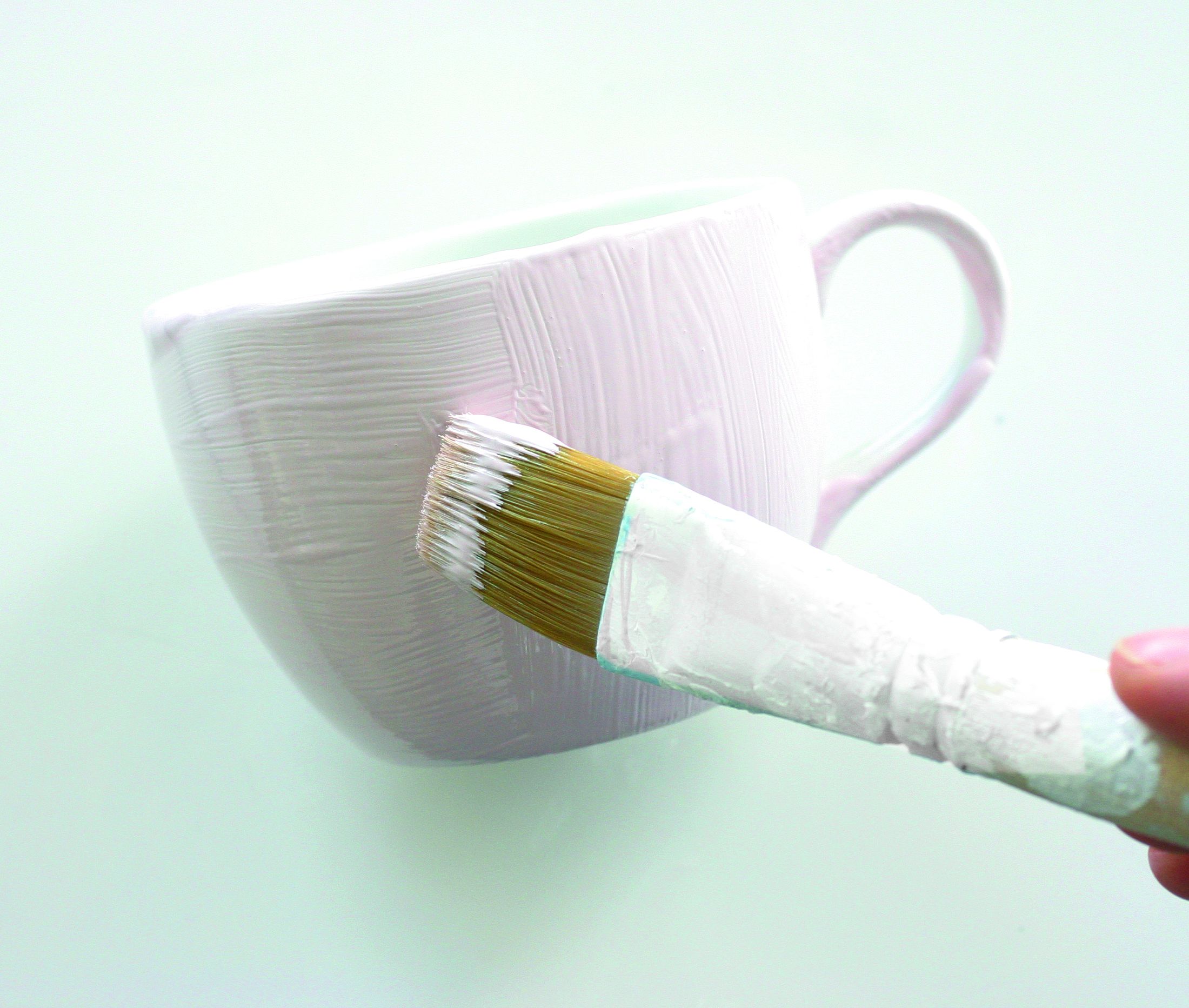 Tasse säubern und mit OutdoorDecor bemalen